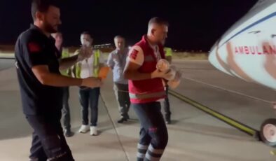 Muş’ta doğan kalp hastası bebek ambulans uçakla sevk edildi
