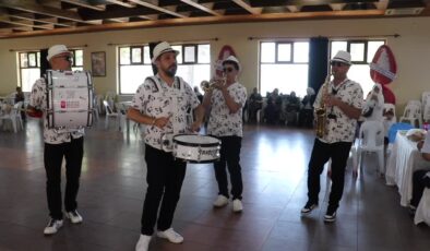 Öğretmenlerin kurduğu bando takımı, düğün ve etkinliklere renk katıyor