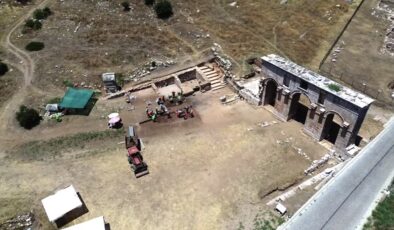 Patara’da ortaya çıkan stoa ve dükkanlar büyüledi