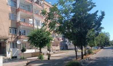 Bağlar’da Sallanan Bina İçin Bekleyiş Sürüyor