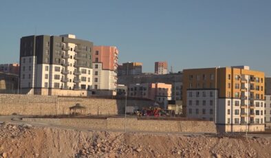 Deprem sonrası tamamlanan binlerce konut vatandaşlara teslim edildi