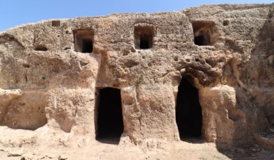 Şanlıurfa’da kaya içine oyulmuş tarihi kilise kayıt altına alındı