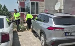 Sitenin bahçesine düşen çocuk ile arkasından atlayan babası yaralandı