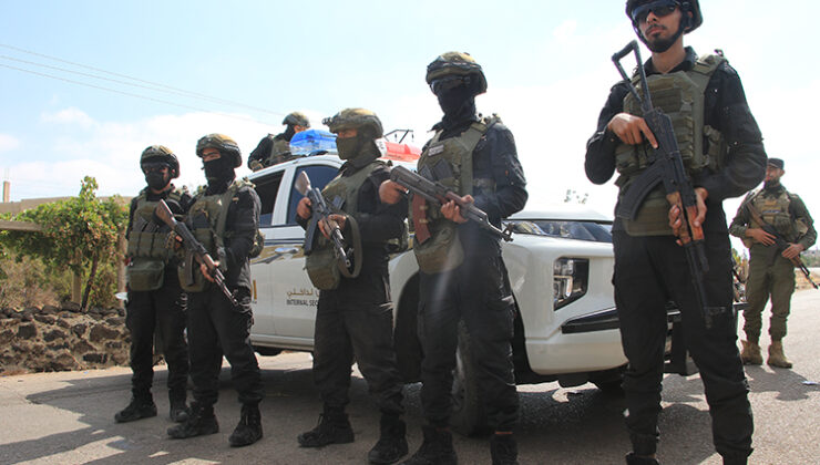 Süveyda’da kanlı çatışmaların ardından kente polis konuşlandı
