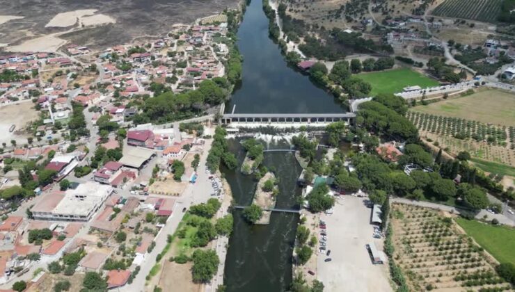 Suyla buluşan volkanik kanyon doğaseverlerin uğrak noktası oldu