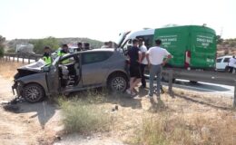 Tıra çarpan otomobildeki 1 kişi öldü, 3 kişi ağır yaralandı