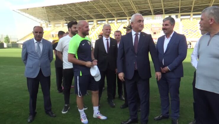 Vali Çakır’dan Muşspor’a ziyaret