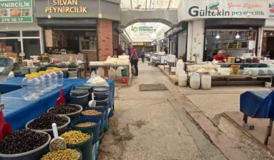 Peynirciler Çarşısı sessizliğe büründü: Fiyatlar Tavan, Müşteri Yok