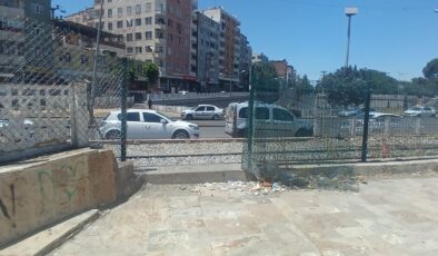 Yetkililer Önlem Alıyor, Vatandaş Hiçe Sayıyor