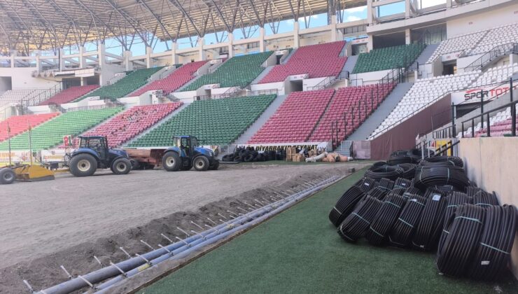 Diyarbakır Stadyumu’nda Çim Serimi Başladı