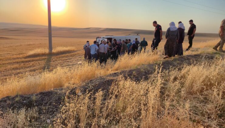 Tarım İşçilerini Taşıyan Minibüs Şarampole Yuvarlandı: 10 Yaralı