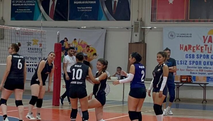 15 Temmuz Voleybol Turnuvası’nın Şampiyonu Yurdum Şehitlik Spor Kulübü oldu