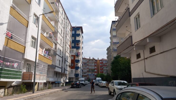 Nem arttı, vatandaş bunaldı! Diyarbakır’da yaz sıcağı hayatı zorlaştırıyor