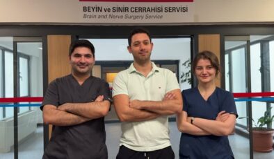 Zorlu ameliyatın ardından işitme cihazına veda etti