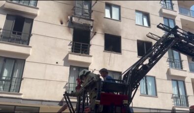 Bir apartmanda çıkan yangında 3 kişi yaralandı