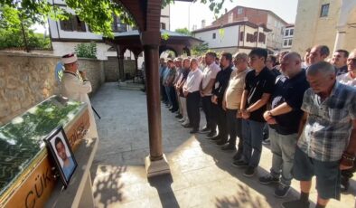 Çınar ağacından kopan dalın altında kalan öğretmen memleketinde defnedildi
