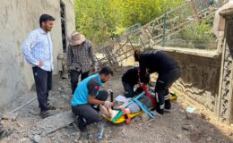 Çöken iskelenin altında kalan işçi yaralandı