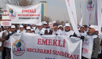 Milletvekili Kahkahasına Emekli Sendikasından Sert Tepki