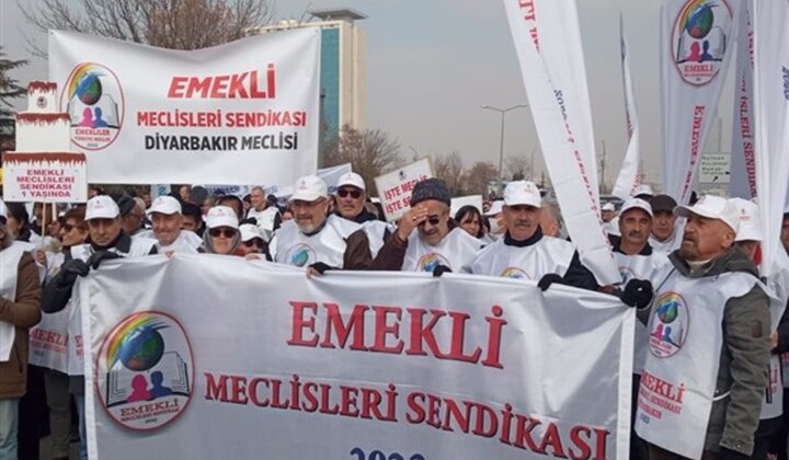 Milletvekili Kahkahasına Emekli Sendikasından Sert Tepki
