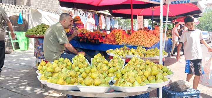 İlk incirler tezgahlarda yerini aldı: Kilosu 300 TL