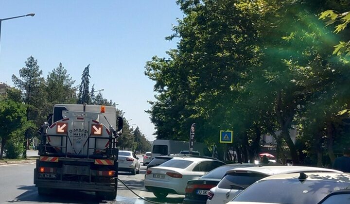 Kayapınar Belediyesi Susuz Nokta Bırakmıyor