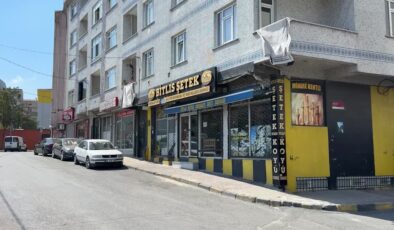 Kuyumcu dükkanı ile derneğe silahla ateş açıldı