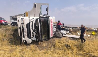 Mardin’de tır devrildi