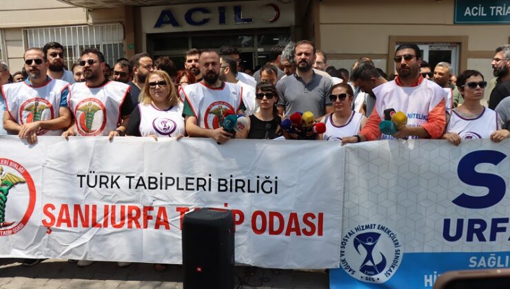 Sağlık çalışanları başhekim yardımcısı ile güvenlik görevlisine yönelik bıçaklı saldırıyı kınadı