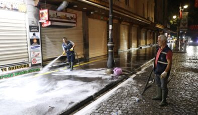 Sur ilçesinde gece temizlik çalışması yapıldı