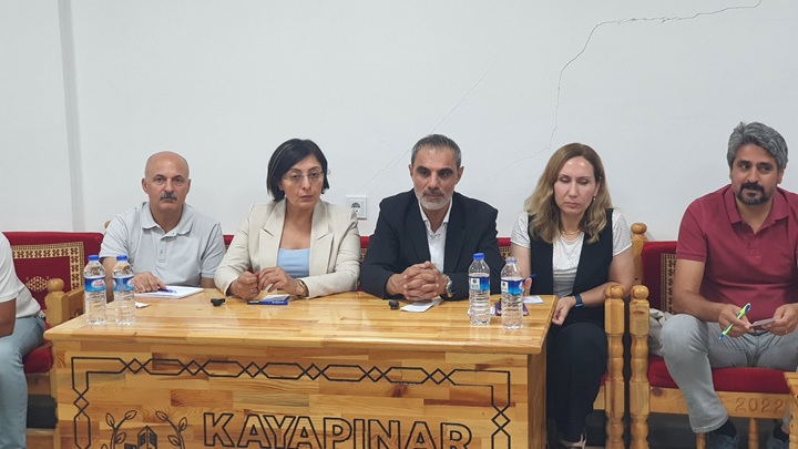 Talaytepe Mahallesi’ndeki toplantıda Semt Pazarı ve Park Talepleri Gündemdeydi