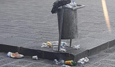 Tarihi Mekanda Utandıran Görüntü!
