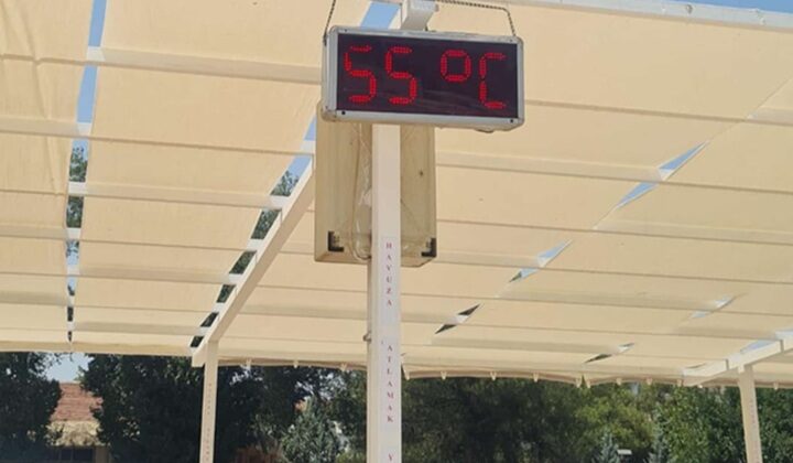 Diyarbakır’da Hava Sıcaklığı 55 Dereceyi Gördü: Yüzme Havuzları Bile Serinletmiyor