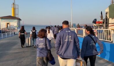 TCG Anadolu, “Zafer Yolculuğu” için Çanakkale’den İstanbul’a hareket etti