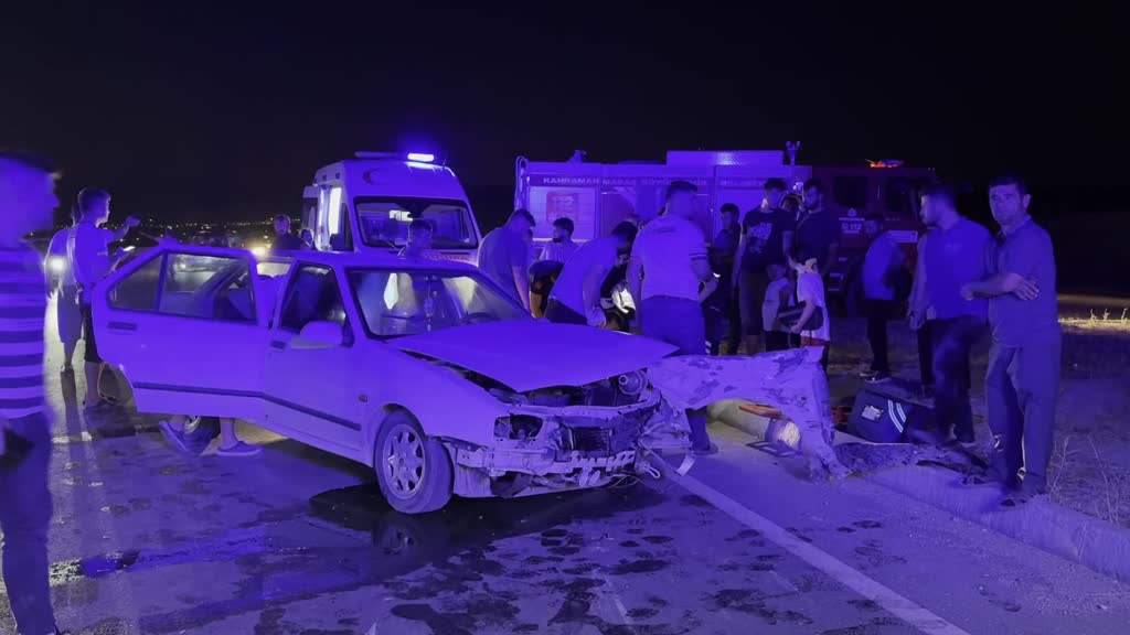 İki otomobilin çarpıştığı kazada 10 kişi yaralandı