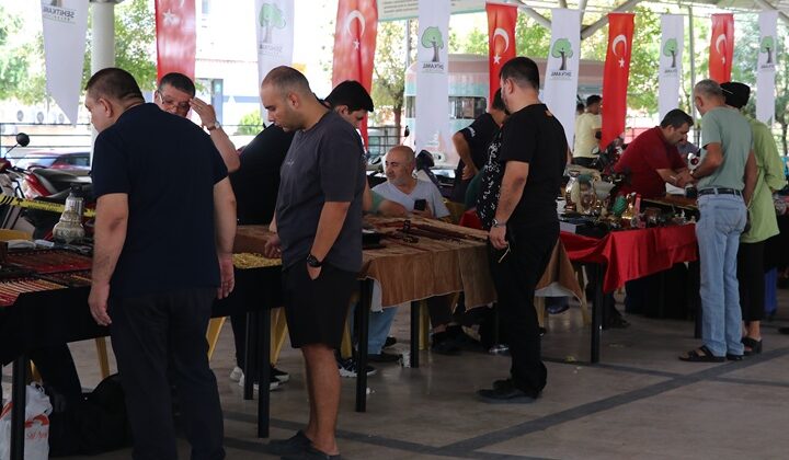 Gaziantep’teki antika eşyalar vatandaşların beğenisine sunuldu