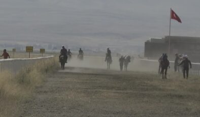 “3. Geleneksel Rahvan At Yarışları” düzenlendi