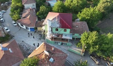 Balıkesir Sındırgı’da deprem sonrası hasarlı mahalleler havadan görüntülendi