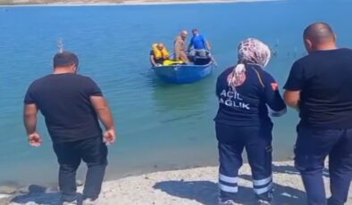 Baraja iniş yapan eğitim uçağındaki iki pilot, balıkçı teknesiyle kurtarıldı
