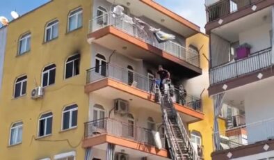 Muratpaşa’da dairede çıkan yangın paniğe neden oldu