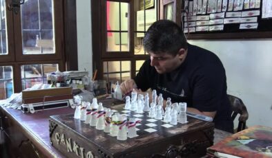 Zanaatkar tuzdan satranç takımı yaptı