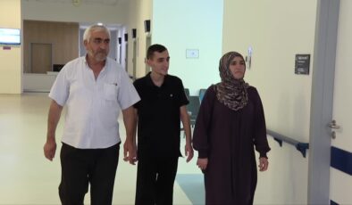 Boğazına kaçan kemikten aort damarı delinen hasta, 7 ameliyatla sağlığına kavuştu
