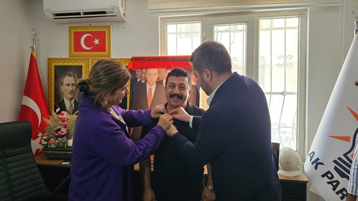 Diyarbakır’da AK Partiye dikkat çeken katılım