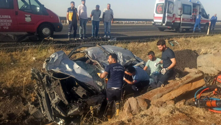 Kontrolden çıkan otomobil devrildi: 2 kişi öldü, 3 yaralı