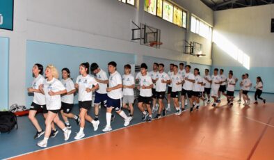 Diyarbakır’da gençler BESYO hayaline ücretsiz hazırlanıyor