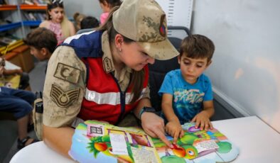 Diyarbakır’da jandarma desteğiyle gezici kütüphane turu