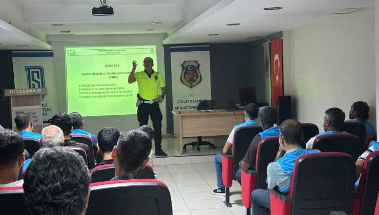 Diyarbakır’da yükümlülere trafik kuralları eğitimi verildi