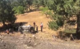 Elazığ’da şarampole devrilen hafif ticari araçtaki 3 kişi yaralandı