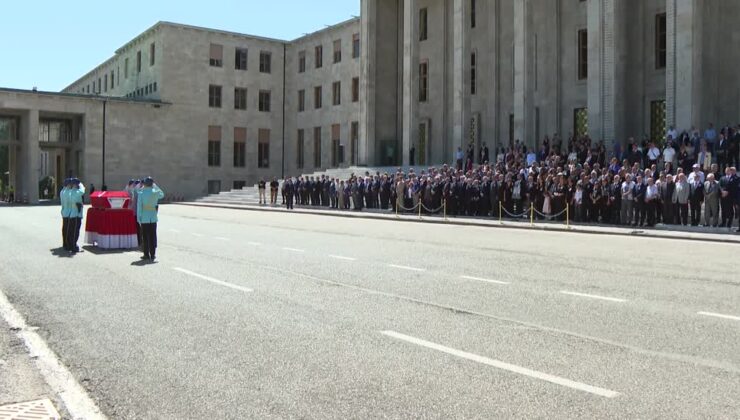 Eski Sağlık Bakanı Halil Şıvgın için Meclis’te cenaze töreni düzenlendi