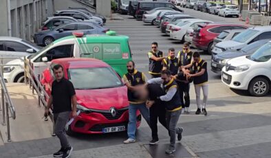Ev kadınını 2 milyon 700 bin lira dolandıran 3 zanlı tutuklandı