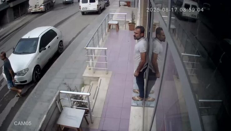 Freni arızalanan arazöz park halindeki 2 araca ve iş yerine çarptı